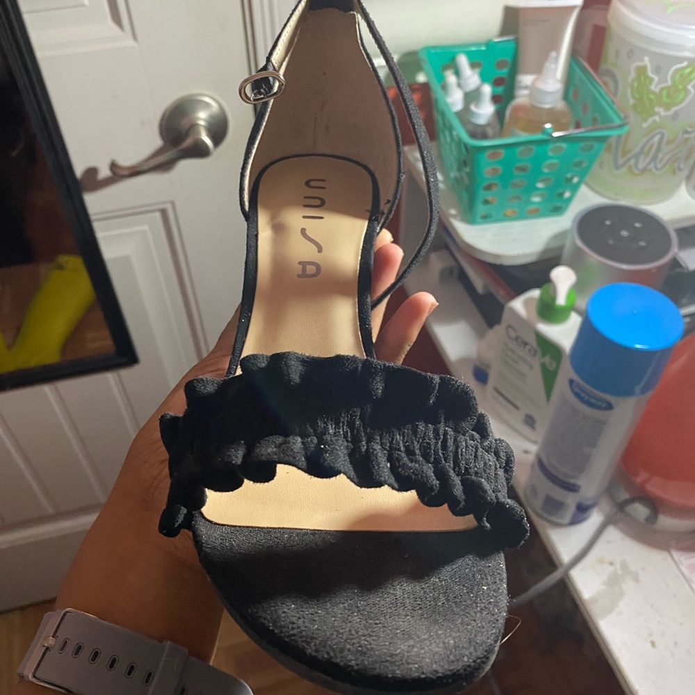 Black Ruffle Heels